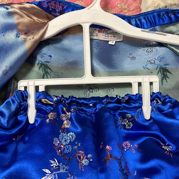 Satin top and bottom, beautiful Jewel tone blue! Chinese - Picture 3 of 3